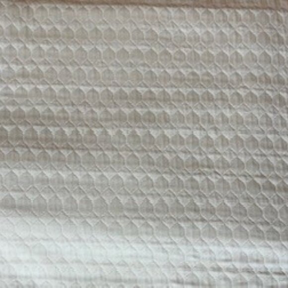 Diamond Pattern Matelassé Coverlet - Size Jumbo King - Picture 1 of 3